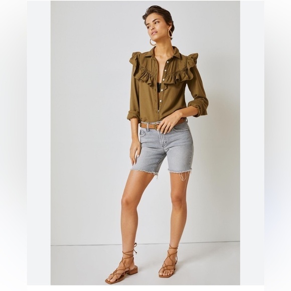 Anthropologie Pilcro Ruffled Chambray Buttondown Medium - Picture 2 of 10